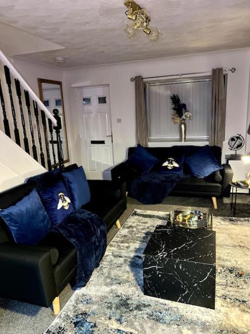 Beautiful House Off-Road Free Parking Villa Farnworth Bagian luar foto